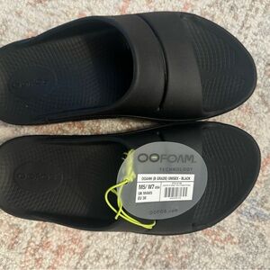 OOFOS Black Shoes